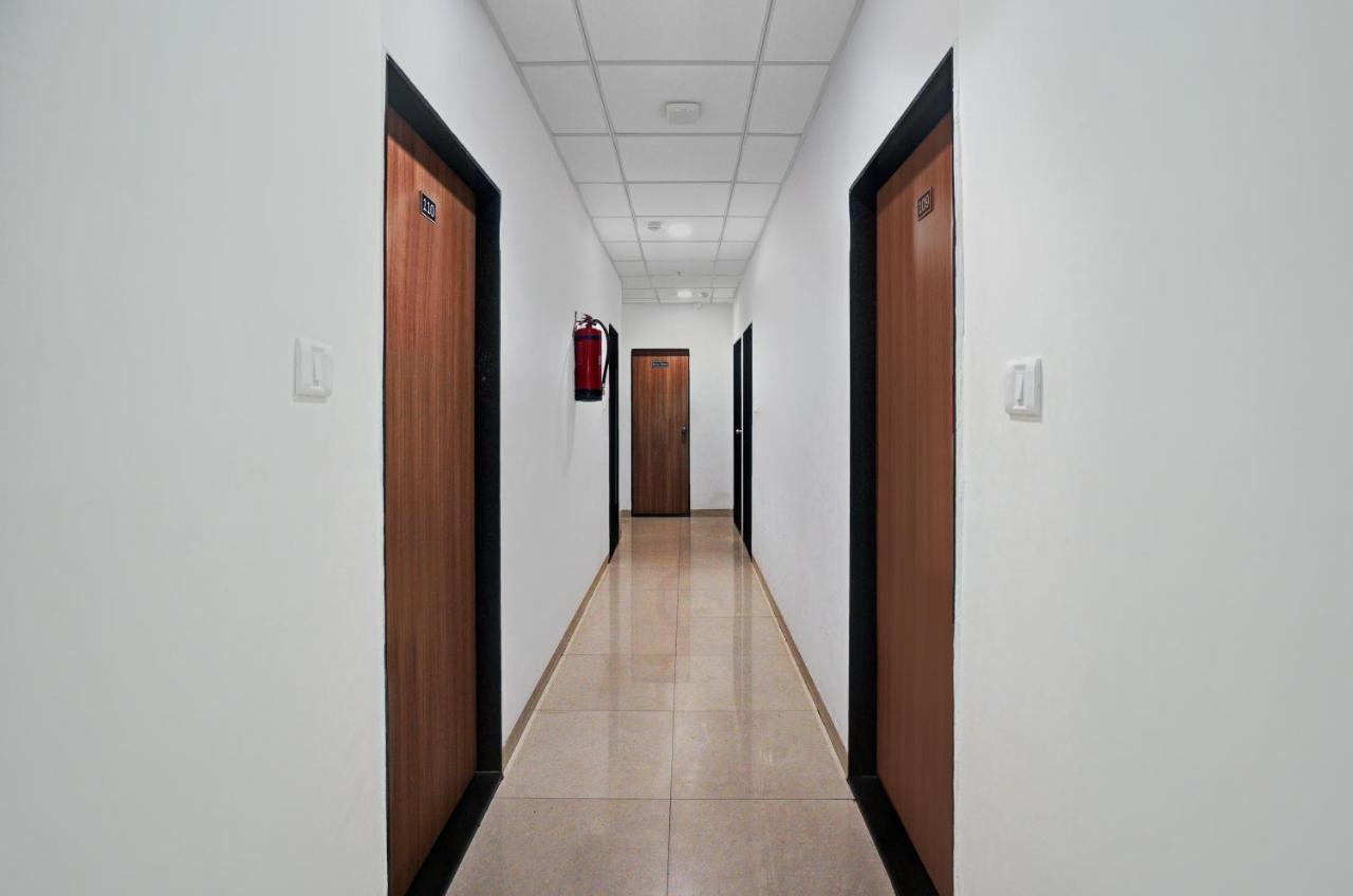 Hotel Treebo Wow, Surat Station Exterior foto